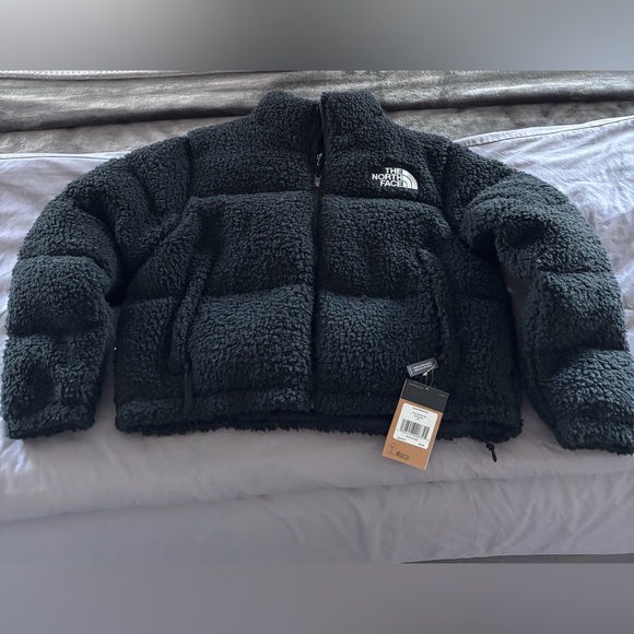 NEW Northface Sherpa crop puffer
